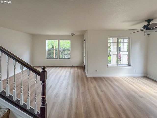 509 S REDWOOD St, Canby, OR 97013