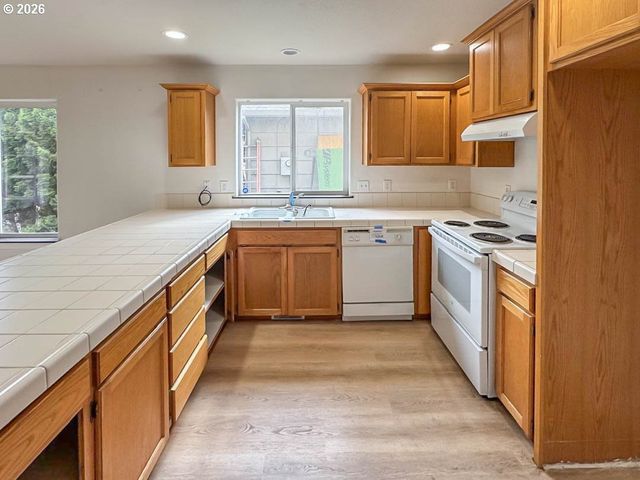 509 S REDWOOD St, Canby, OR 97013