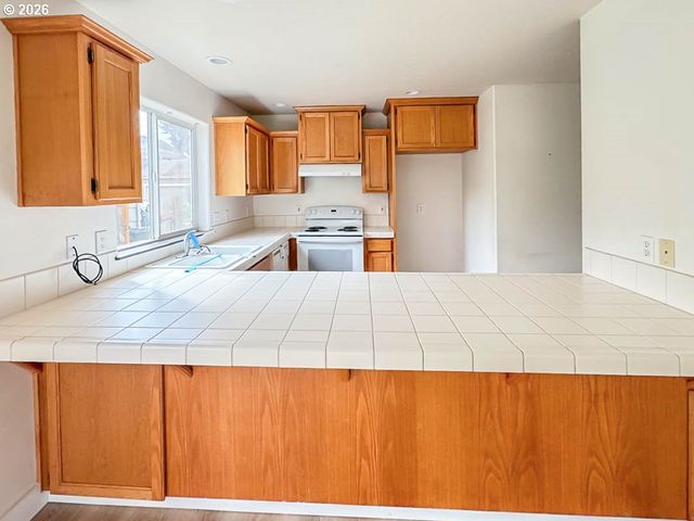 509 S REDWOOD St, Canby, OR 97013