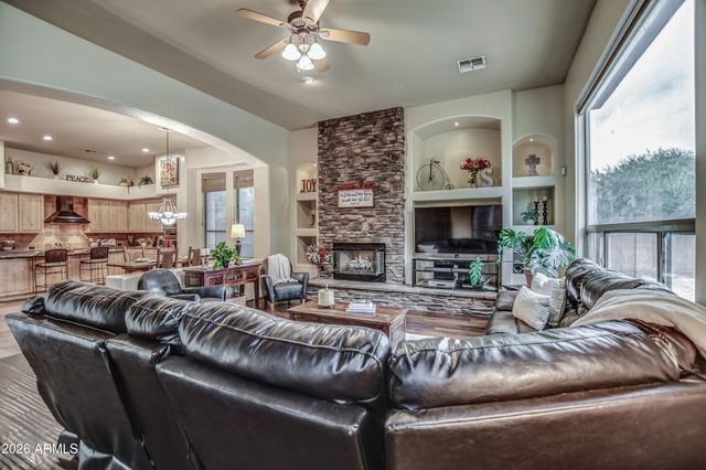 25801 N LAWLER Loop, Phoenix, AZ 85083