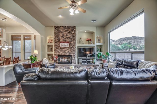 25801 N LAWLER Loop, Phoenix, AZ 85083