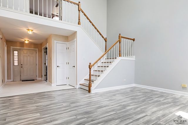 8575 Sandalwood Drive, Darien, IL 60561
