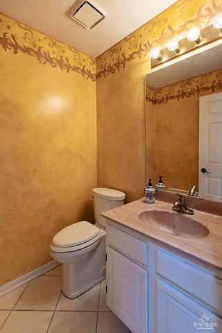 8575 Sandalwood Drive, Darien, IL 60561
