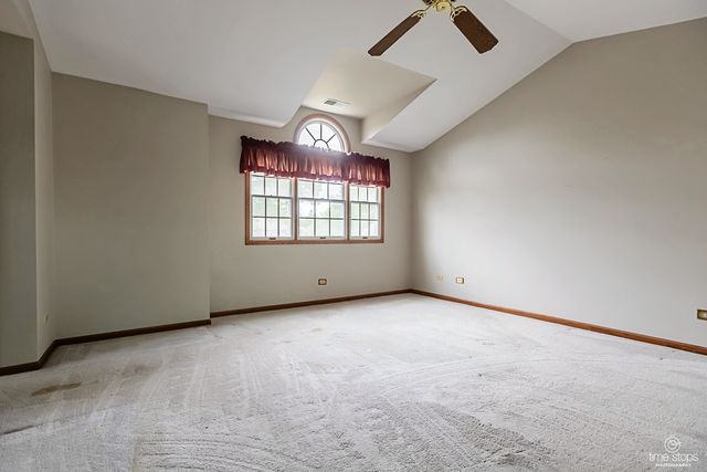 8575 Sandalwood Drive, Darien, IL 60561