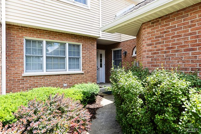 8575 Sandalwood Drive, Darien, IL 60561