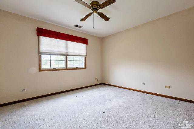 8575 Sandalwood Drive, Darien, IL 60561