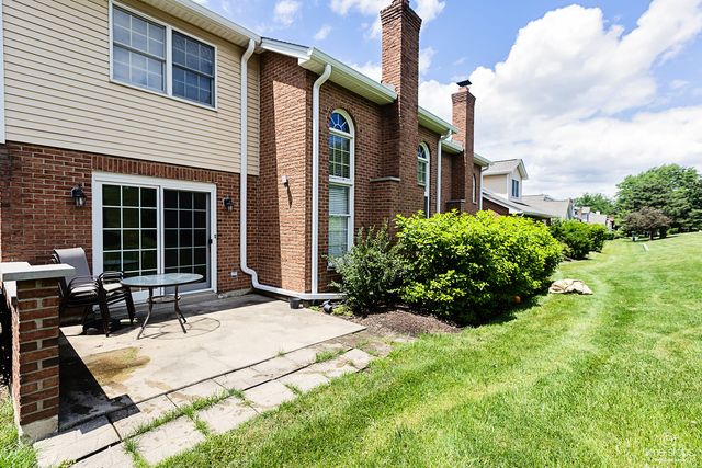 8575 Sandalwood Drive, Darien, IL 60561