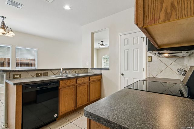 4303 Griffin Park Dr, San Antonio, TX 78251