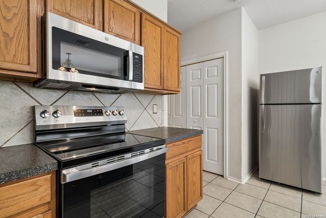 4303 Griffin Park Dr, San Antonio, TX 78251