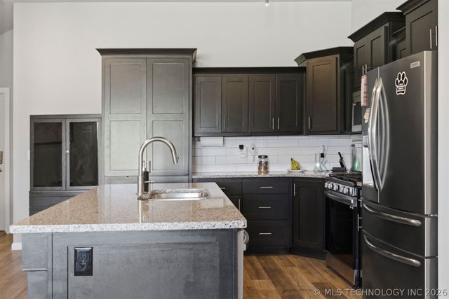 1407 E 150 Street S, Glenpool, OK 74033