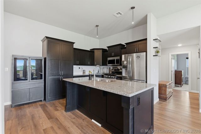 1407 E 150 Street S, Glenpool, OK 74033