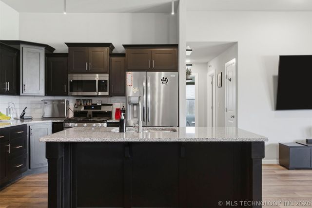 1407 E 150 Street S, Glenpool, OK 74033
