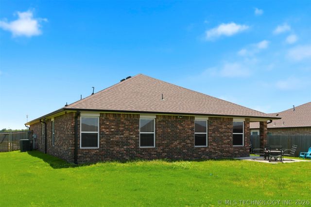 1407 E 150 Street S, Glenpool, OK 74033