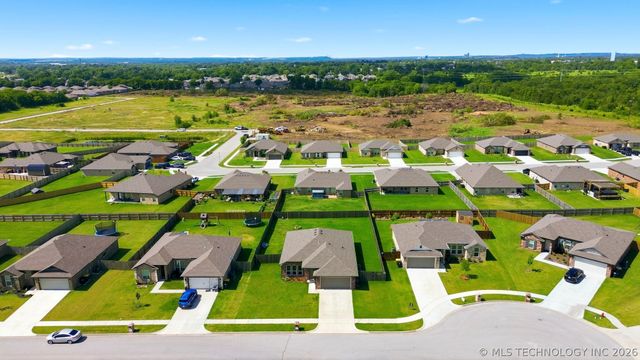 1407 E 150 Street S, Glenpool, OK 74033