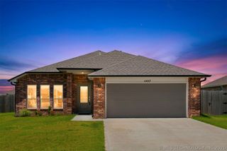 1407 E 150 Street S, Glenpool, OK 74033