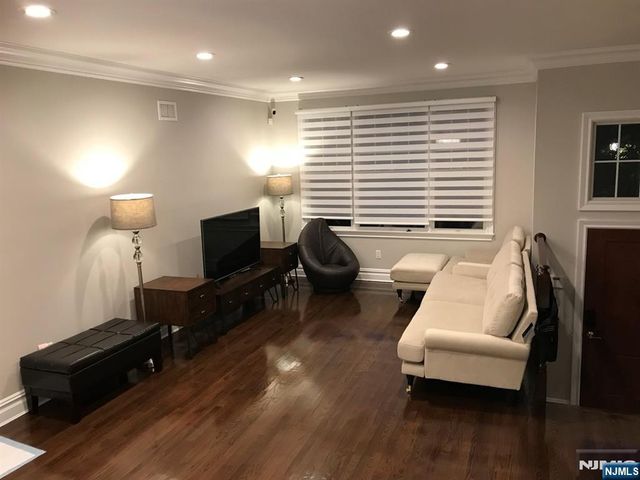 4 James Lane, Tenafly, NJ 07670