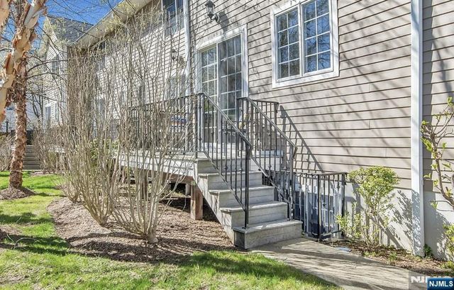 4 James Lane, Tenafly, NJ 07670