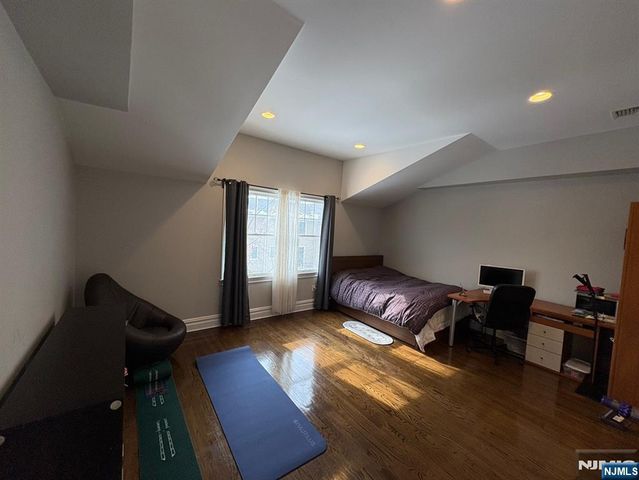 4 James Lane, Tenafly, NJ 07670