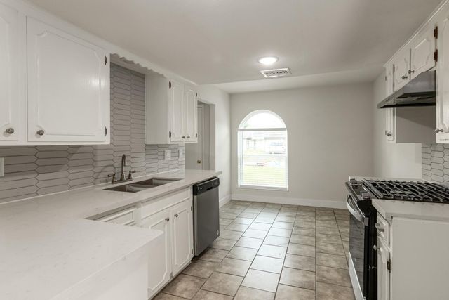 4206 Oak Shadows Drive, Houston, TX 77091