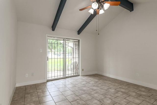 4206 Oak Shadows Drive, Houston, TX 77091