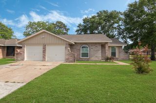 4206 Oak Shadows Drive, Houston, TX 77091