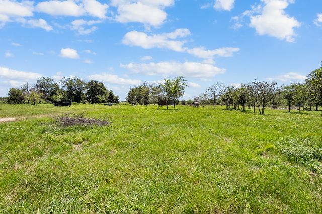 2797 Vz County Road 3417, Wills Point, TX 75169