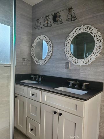 2480 Elden, Costa Mesa, CA 92627