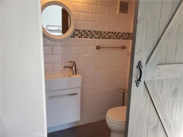 2480 Elden, Costa Mesa, CA 92627