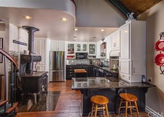 1055 Meadowbrook Drive, Lake Arrowhead, CA 92352