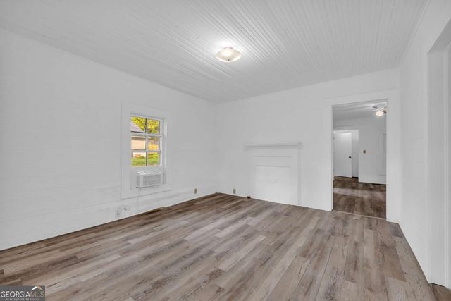 1009 S Pond Street, Toccoa, GA 30577