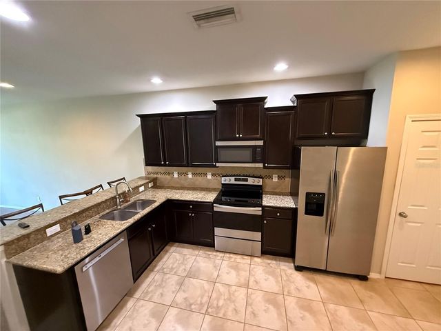 8827 TURNSTONE HAVEN PLACE, Tampa, FL 33619