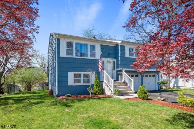 40 Musconetcong Ave, Hopatcong Boro, NJ 07843