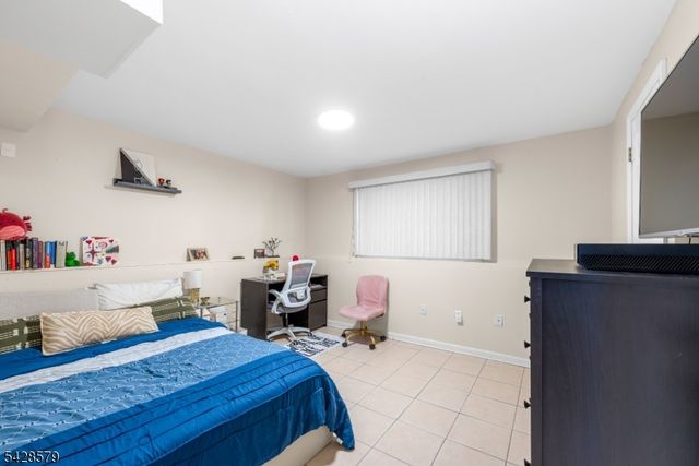 40 Musconetcong Ave, Hopatcong Boro, NJ 07843