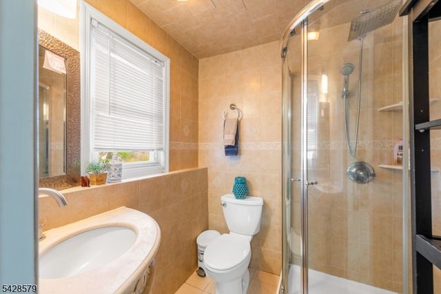 40 Musconetcong Ave, Hopatcong Boro, NJ 07843