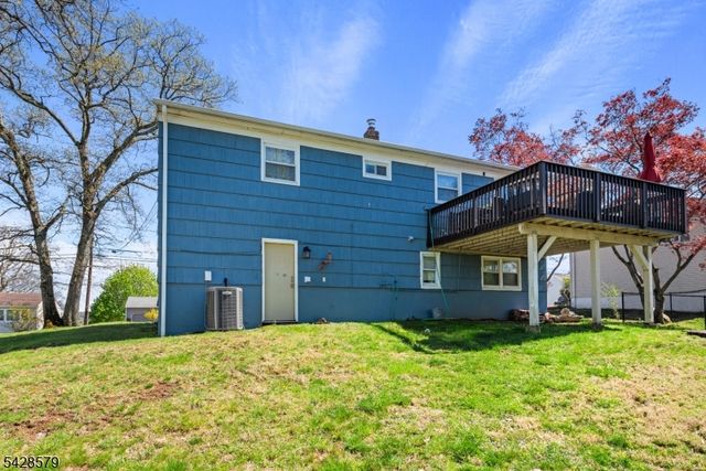 40 Musconetcong Ave, Hopatcong Boro, NJ 07843