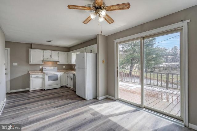 921 THORNTON DRIVE, Mechanicsburg, PA 17055