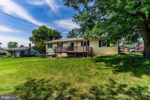 921 THORNTON DRIVE, Mechanicsburg, PA 17055