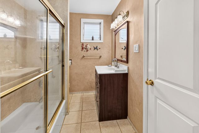 23 BROWNING AVE, Moorestown, NJ 08057