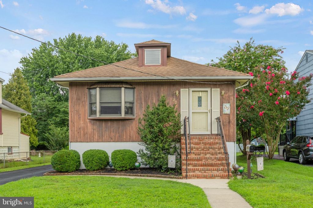 23 BROWNING AVE, Moorestown, NJ 08057
