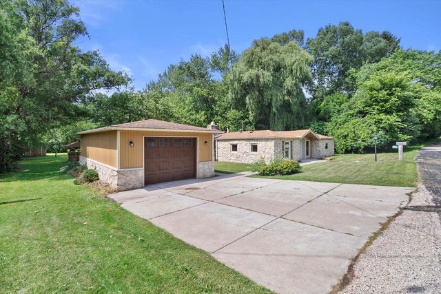 S103W30227 Lakeside DRIVE, Mukwonago, WI 53149