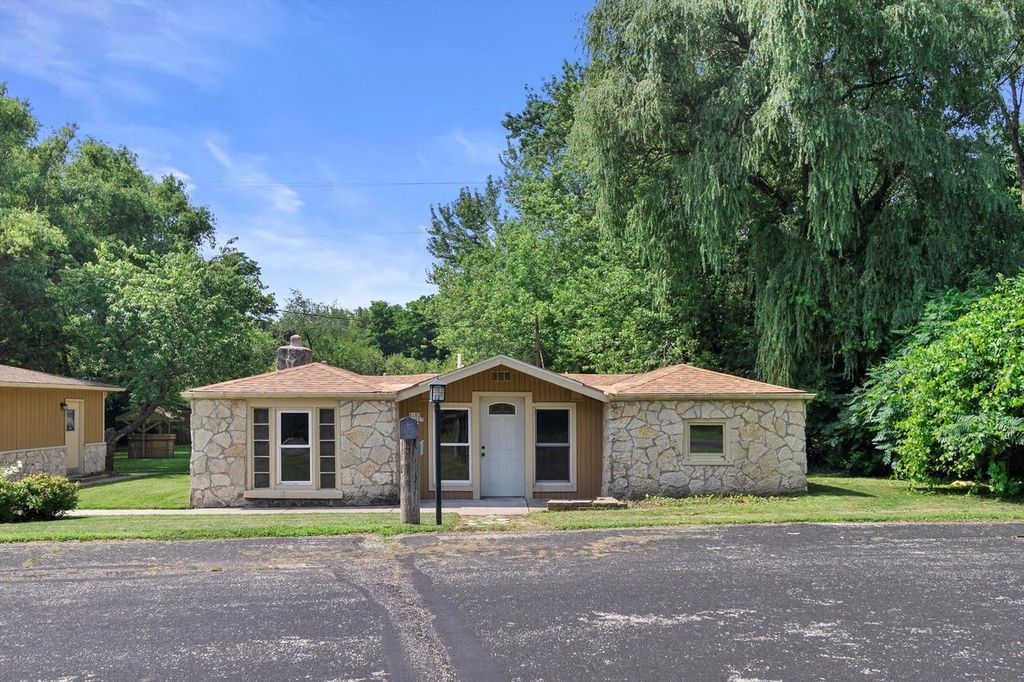 S103W30227 Lakeside DRIVE, Mukwonago, WI 53149