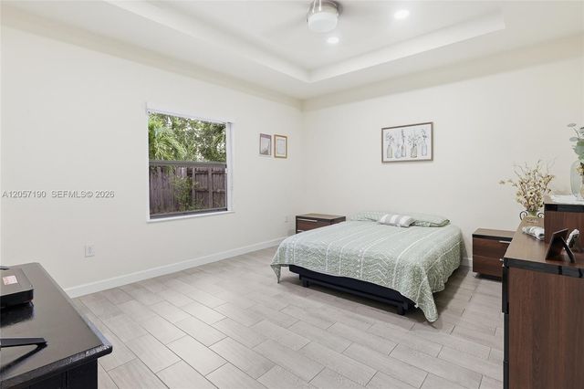 15585 SW 176th Terrace, Miami, FL 33187