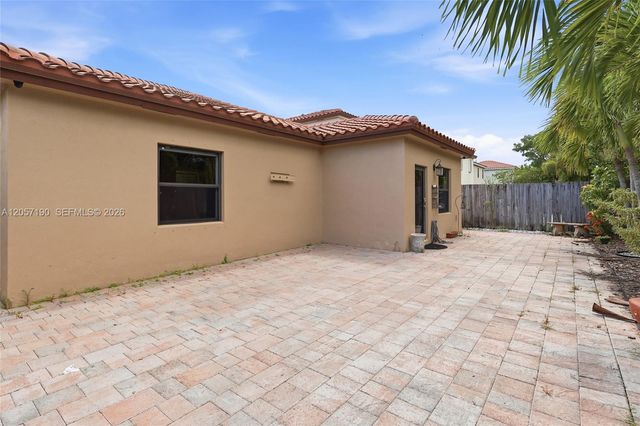 15585 SW 176th Terrace, Miami, FL 33187