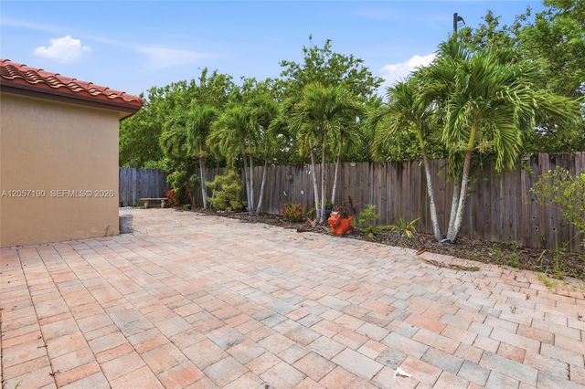 15585 SW 176th Terrace, Miami, FL 33187