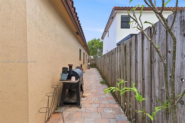 15585 SW 176th Terrace, Miami, FL 33187