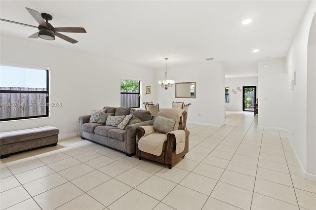 15585 SW 176th Terrace, Miami, FL 33187