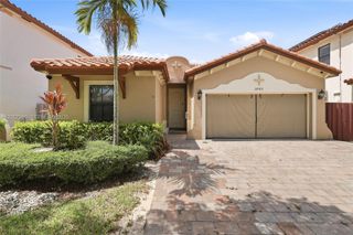 15585 SW 176th Terrace, Miami, FL 33187