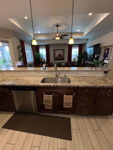 889 Coloma Place, Madera, CA 93637