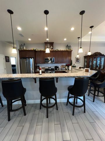 889 Coloma Place, Madera, CA 93637
