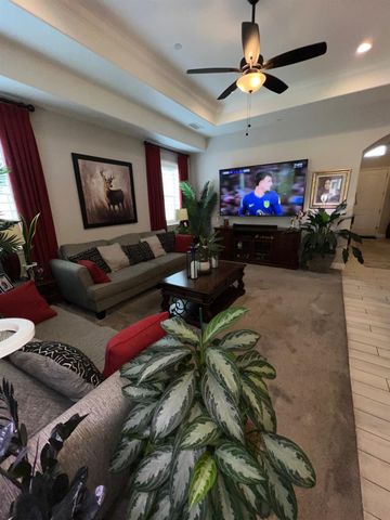 889 Coloma Place, Madera, CA 93637